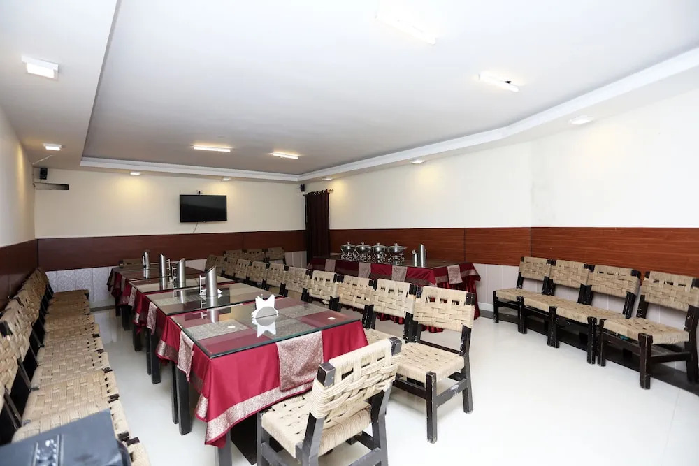 OYO Premium Near Mussoorie Public School