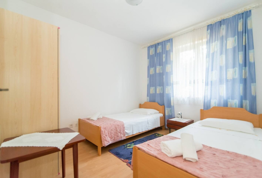 Apartment Annie - sea view : A3 Postira, Island Brac