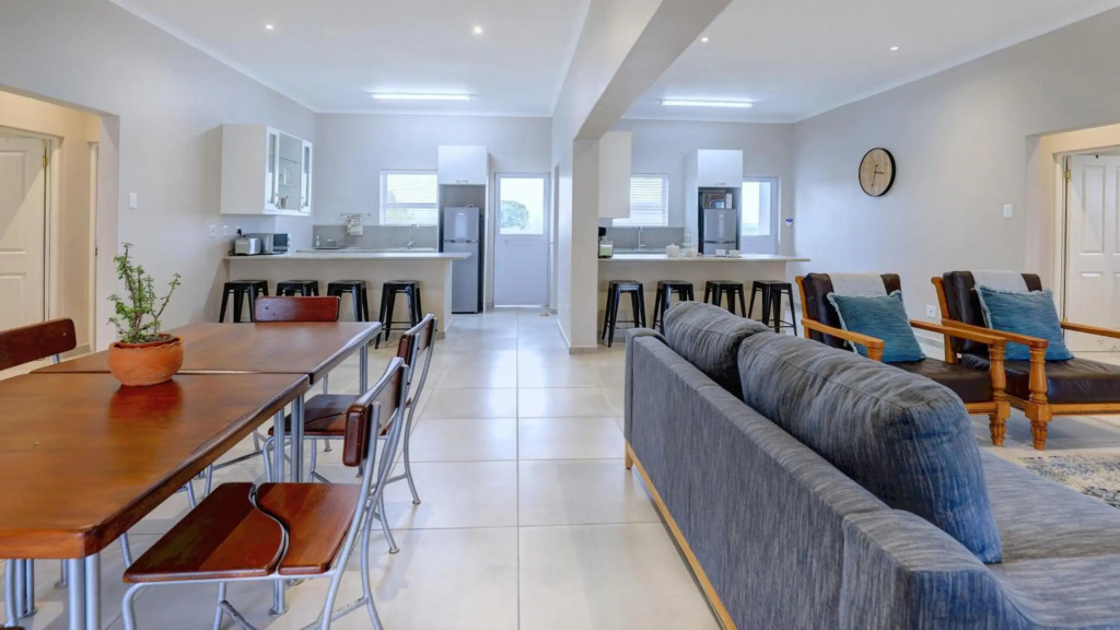 Out Of Bounds Self-Catering Lodge