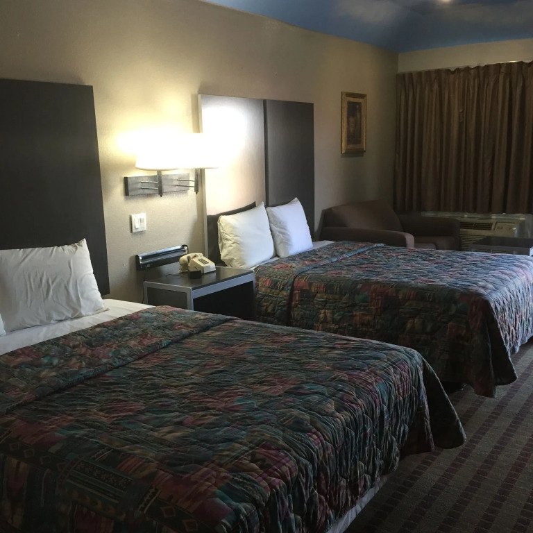 Camelot Inn & Suites Veterans Memorial NW Houston