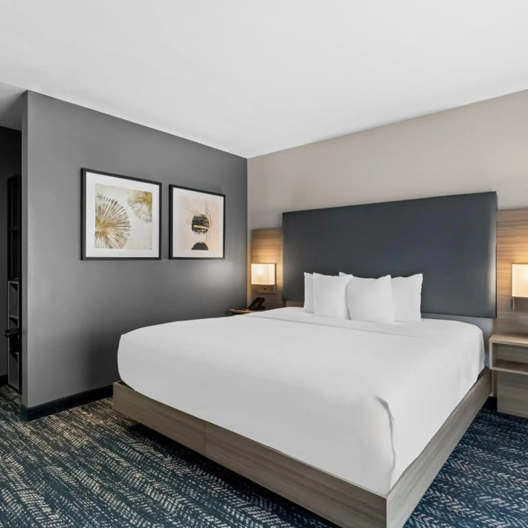Hourglass Hotel, Trademark Collection by Wyndham