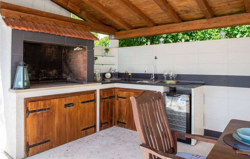 3 Bedroom Lovely Home In Blato Na Cetini