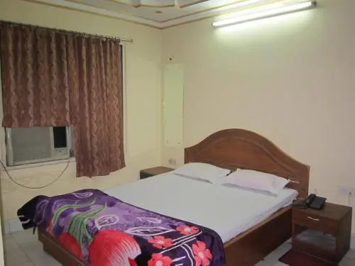Nataraj Hotel and Boarding