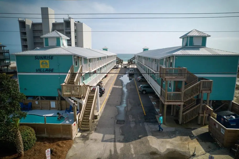 Fantastic Condo in Gulf Shores Directly on the Beach With Pool Covered Parking