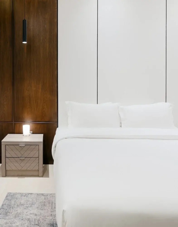 Three BR Spacious & Luxurious Flat in Hittin