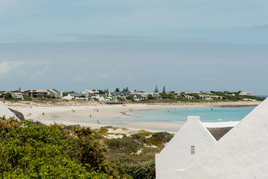 Moana Bay