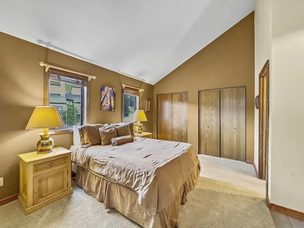 111 Corinthian Circle Unit H 3br 2ba 3 Bedroom Condo by RedAwning