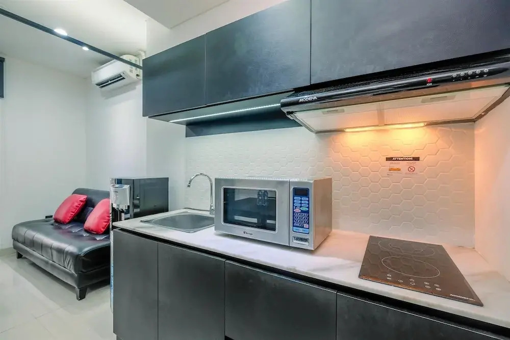 Luxury 2BR Apartment at Pejaten Park Residence with Bathtub