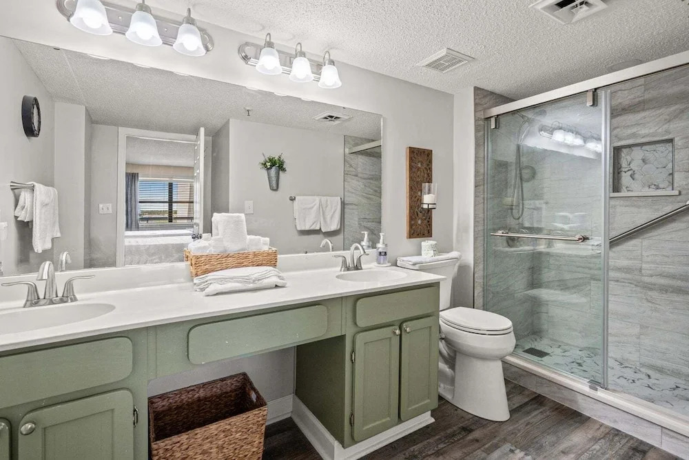 Oceans 607 2 Bedroom Condo