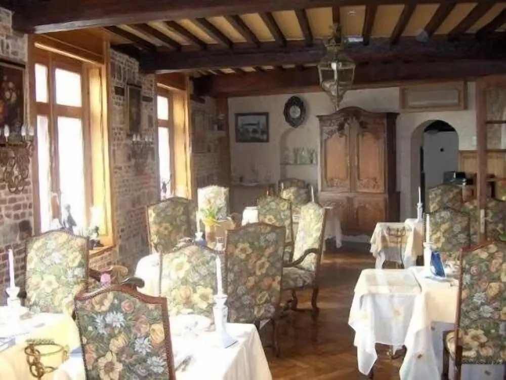 Chateau La Tour Du Roy