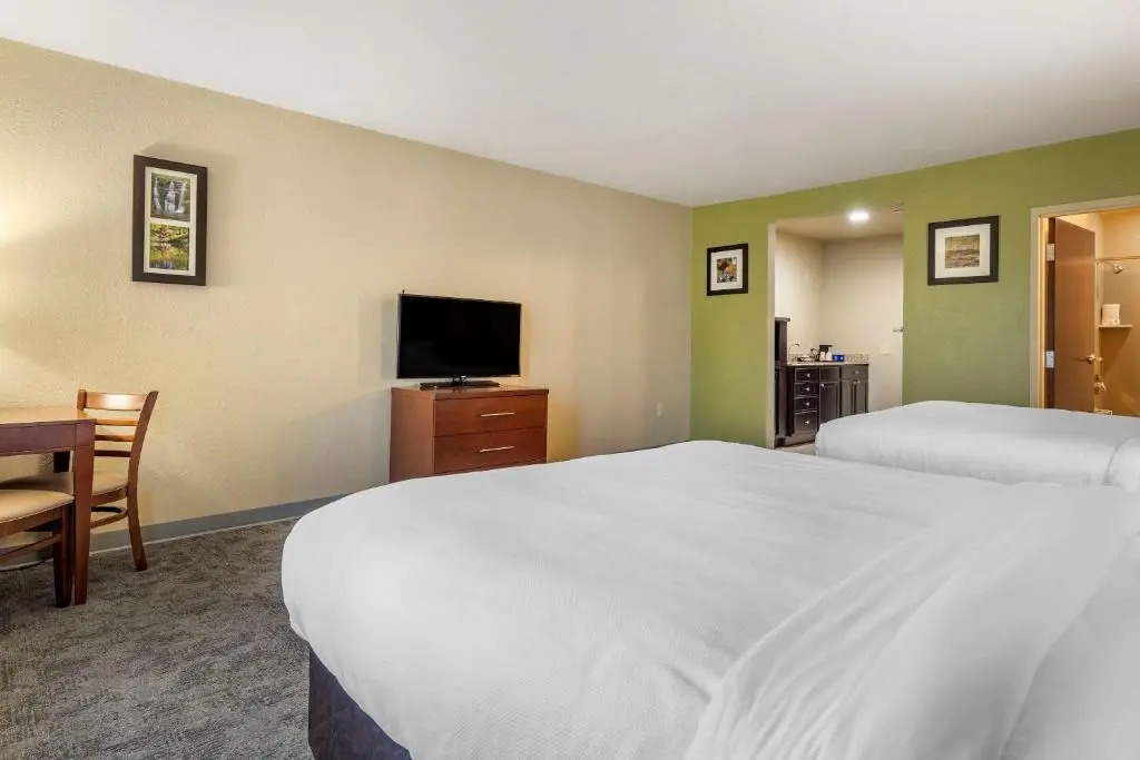 Simmons Suites