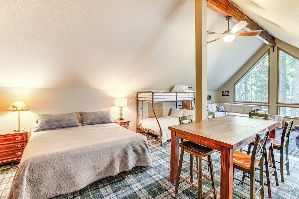Spacious Retreat w/ Backyard: 1 Mi to Lake Almanor