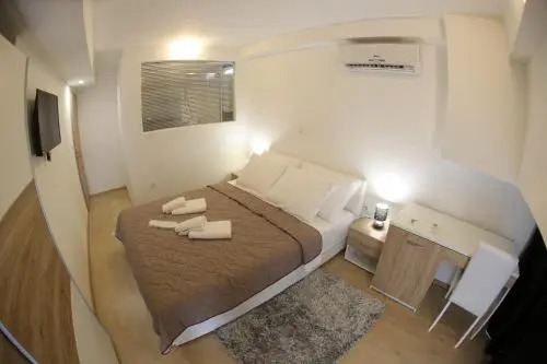365 Rooms