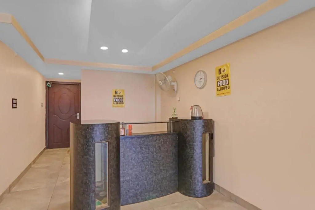 OYO Flagship 80648 HOTEL DDS LAWN