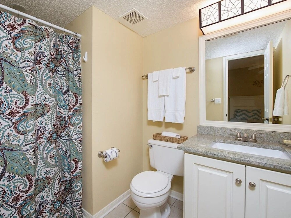 949 West Beach Condo - 2 Br condo by RedAwning