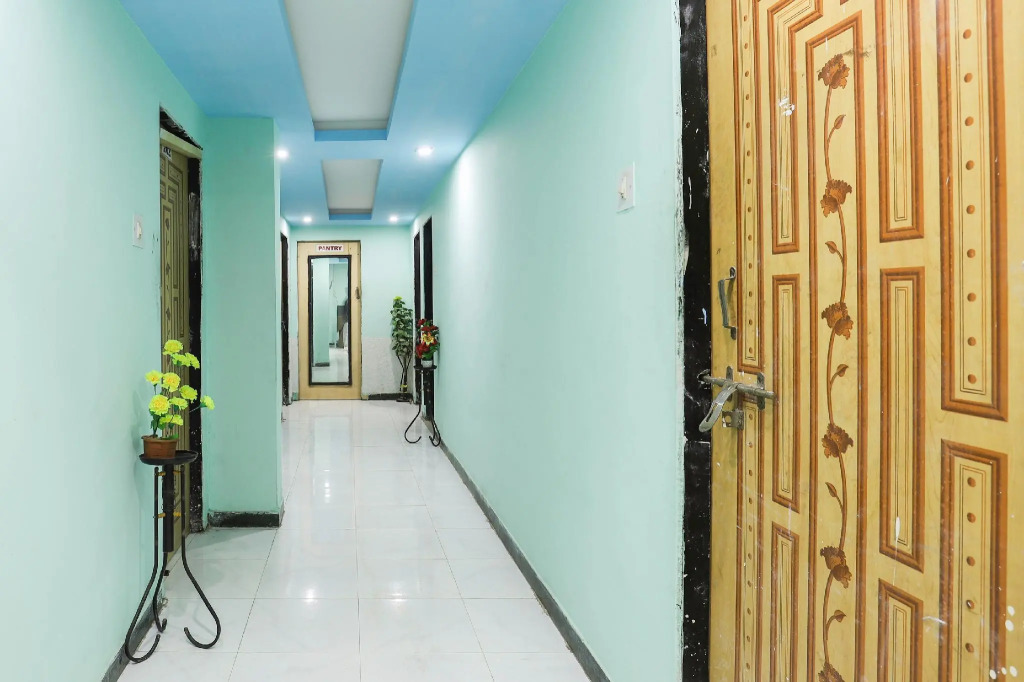 SPOT ON 66277 Hotel Sarovar Guest House
