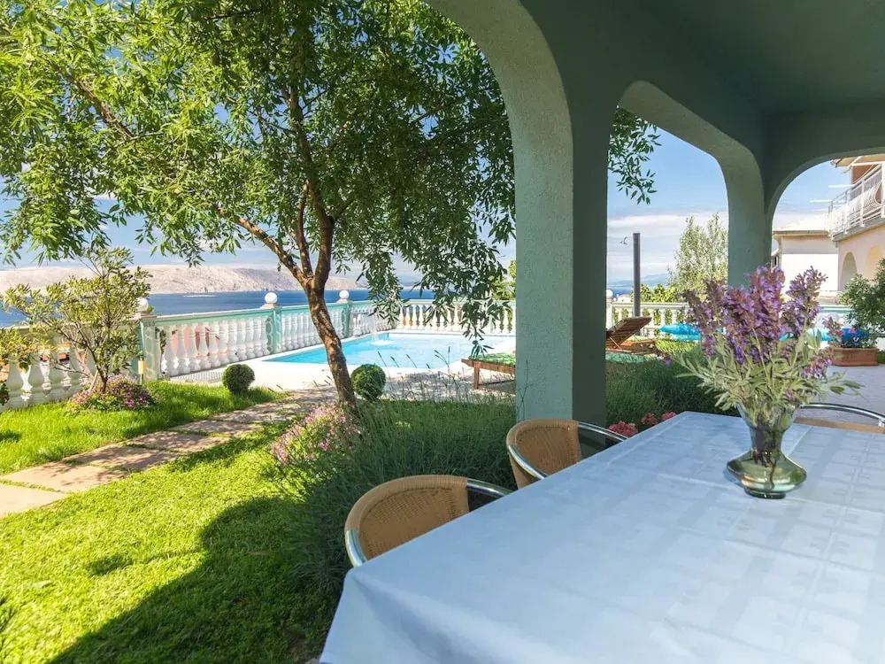 Apartment in Senj Near the Sea & Pool