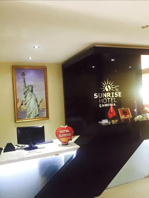 Sunrise Hotel Cameria