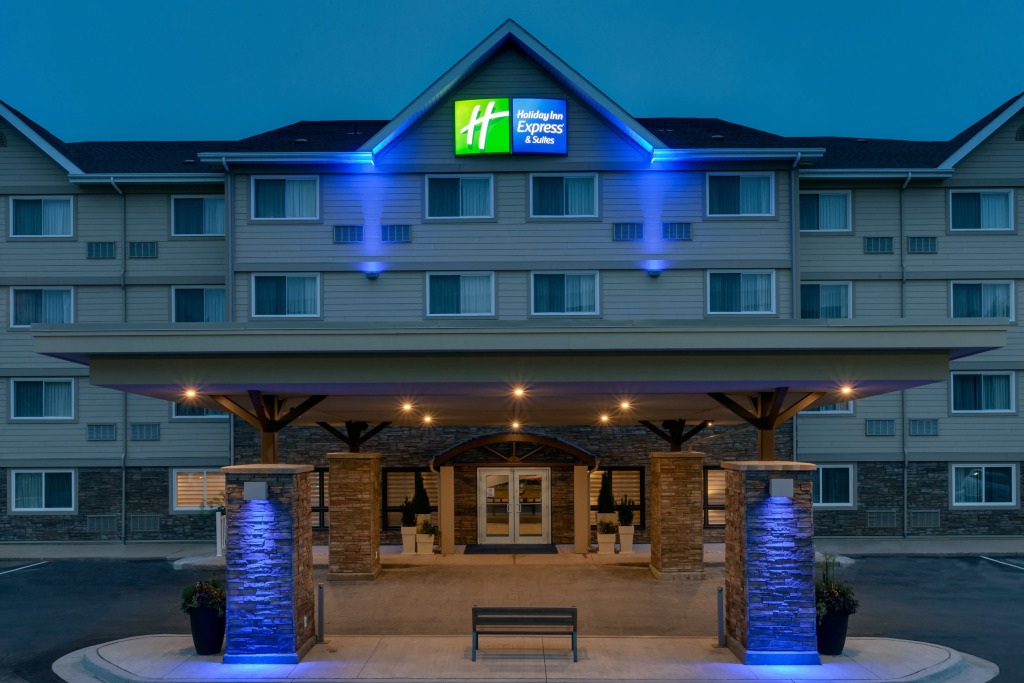 Holiday Inn Express & Suites Fredericton by IHG