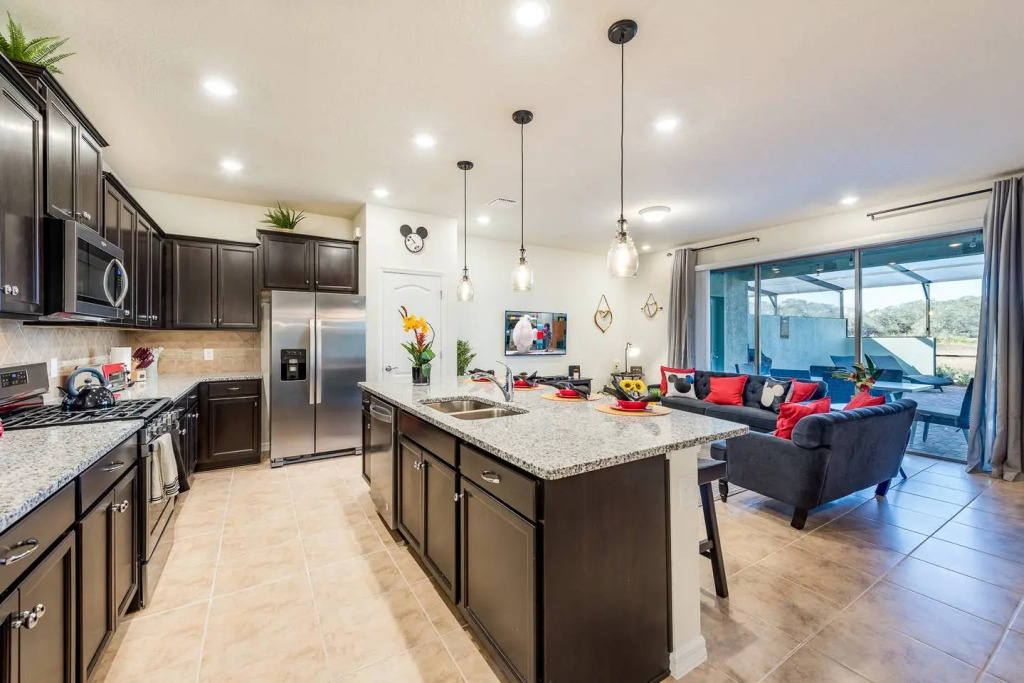Comfortable home at Solterra with private pool near Disney