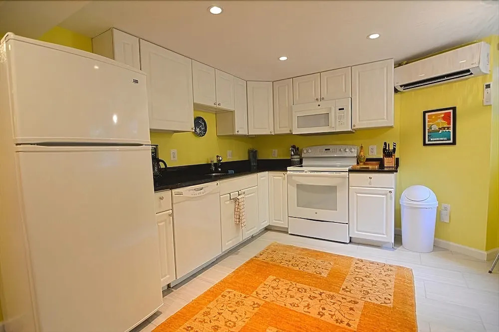 716 Northeast Apartment #1045 - 1 Br Apts