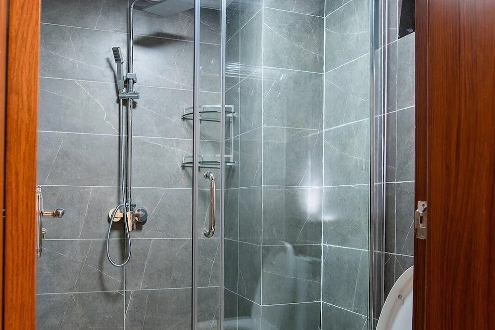 Lux Suites Enzi Heights Apartments
