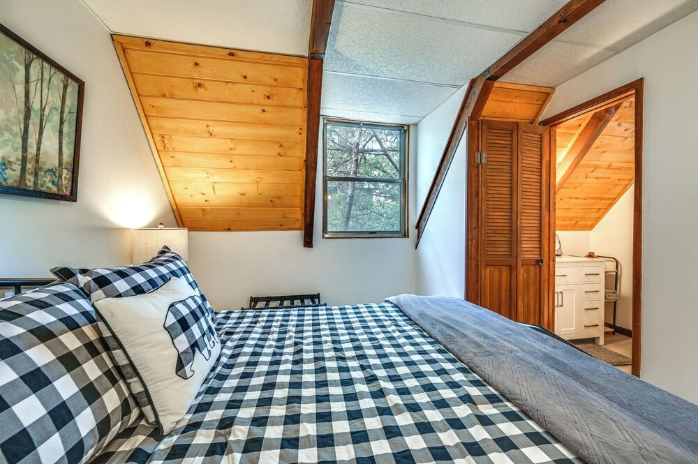 Deck & Grill: A-Frame Cabin in Munds Park
