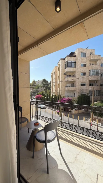 209tara-jre Jabal Al Lweibdeh With Stunning View