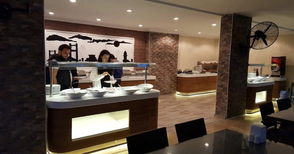 Comet De Luxe Hotel