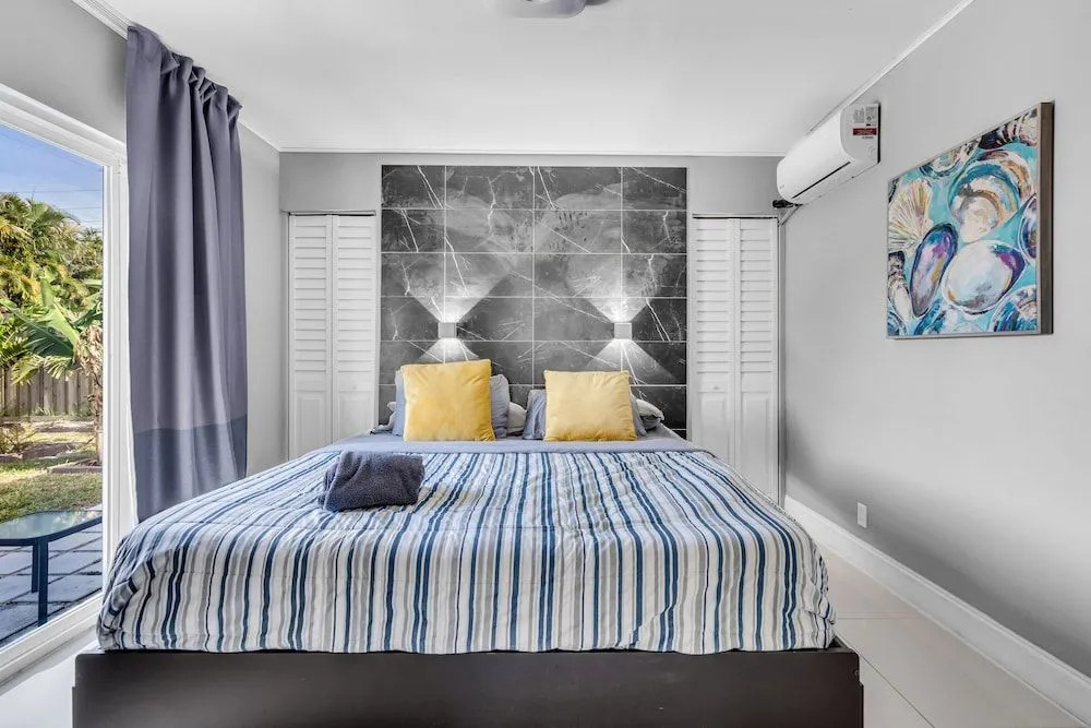 Hollywood Hills 3BD Home