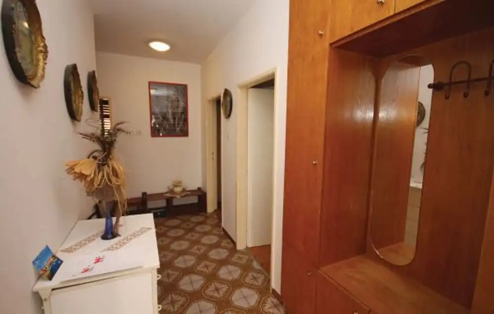 Apartment 773