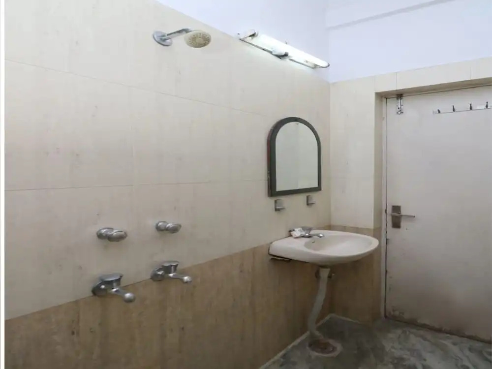 OYO 10113 Hotel New Corporate Residency