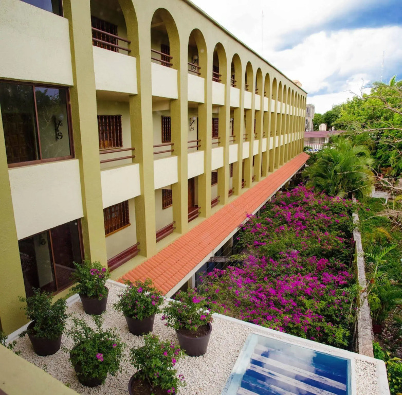 Hotel Casa Colonial Cozumel-Dog Friendly