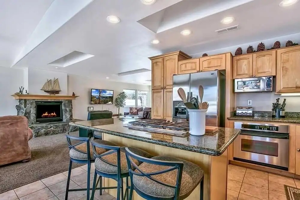 1759 Venice Drive 5 Bedroom Home by RedAwning