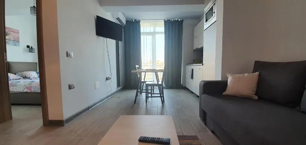 On Beach-Mamaia Residence