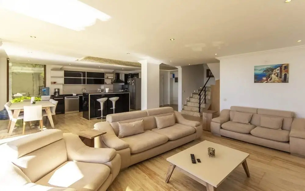 Villa West 2
