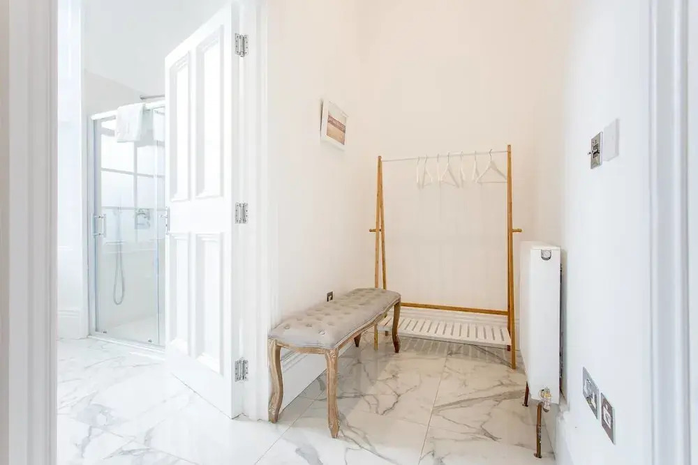 Luxury 4-bedroom Townhouse in Prestigious West End