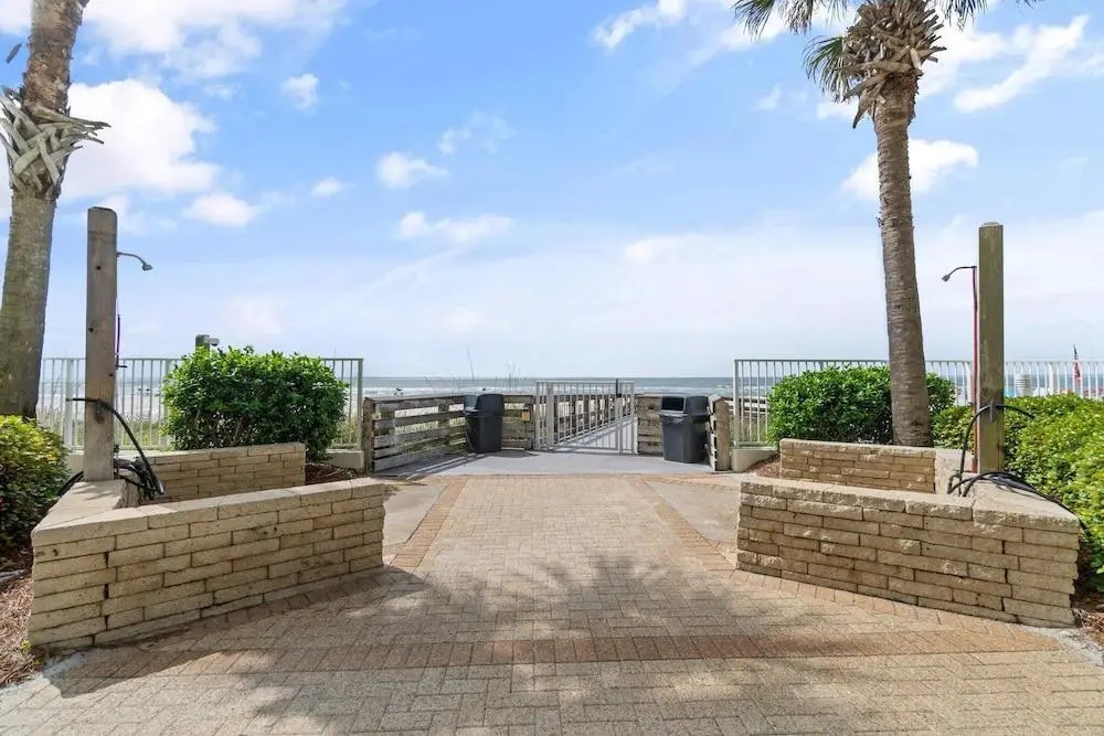 Pelican Pointe 1203