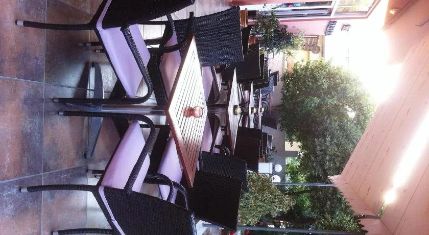 Americana Hotel