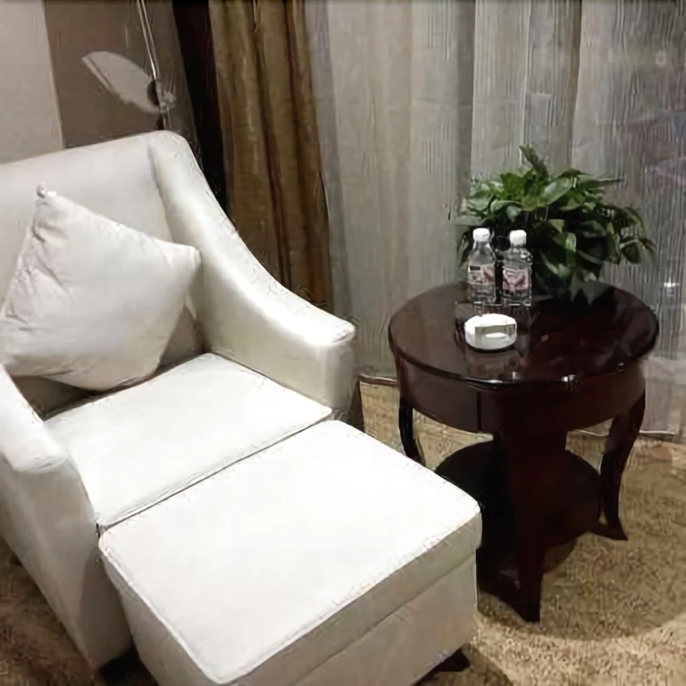 Hong Ji Hua Tian Hotel
