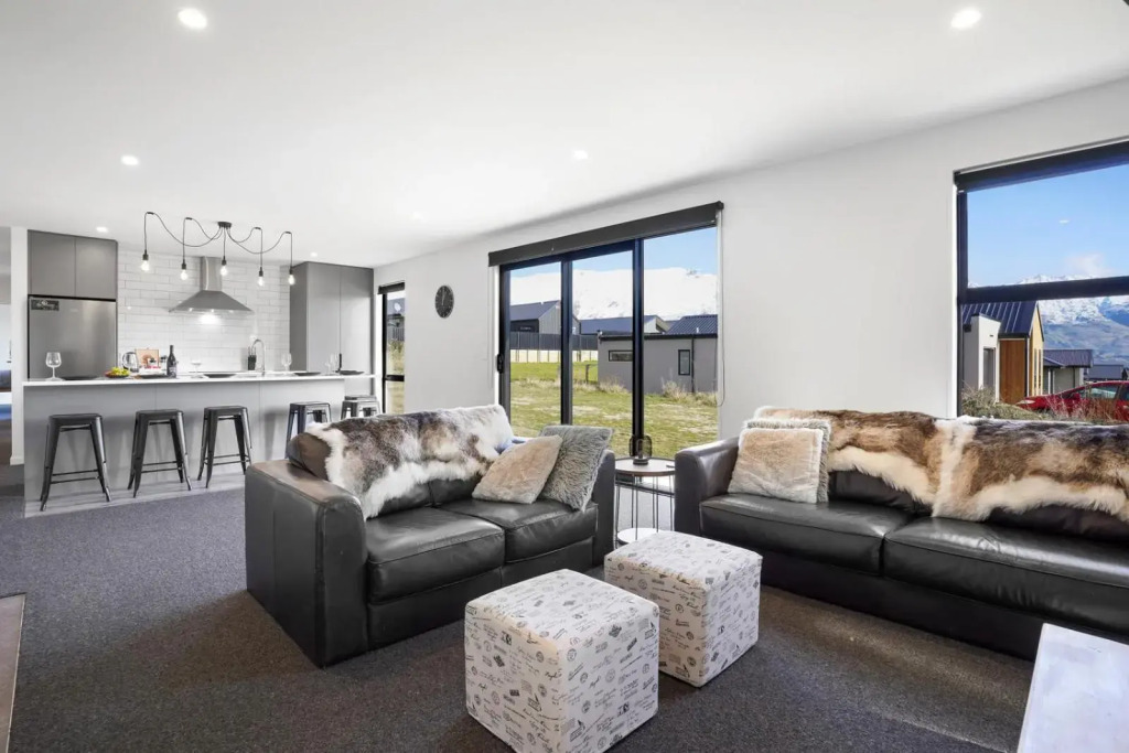 Paradise Point - Wānaka Holiday Home
