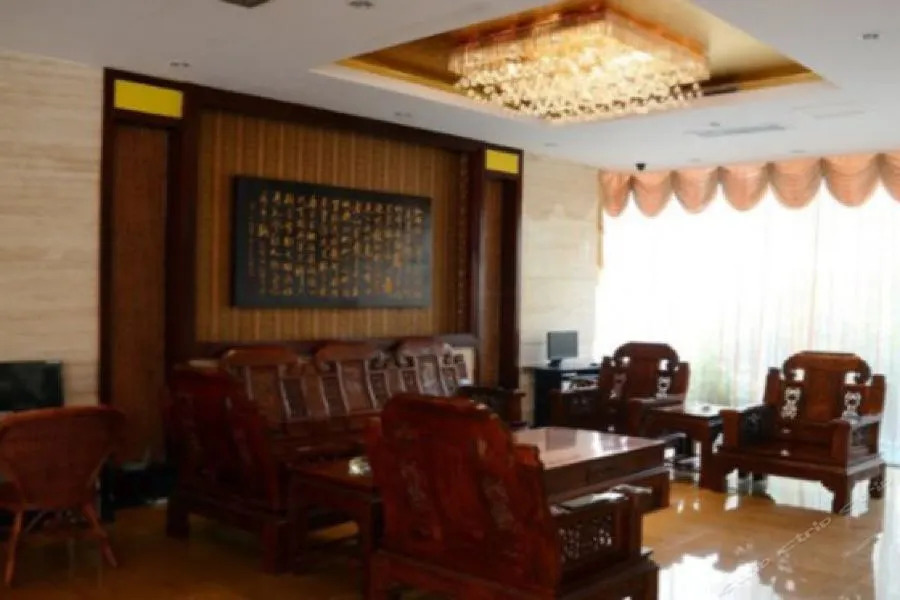 Jasper International Hotel