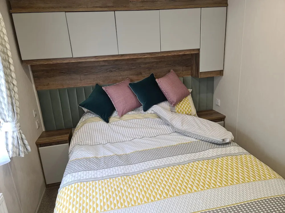 Stunning 2-bed 6 Berth Holiday Lodge Dorset