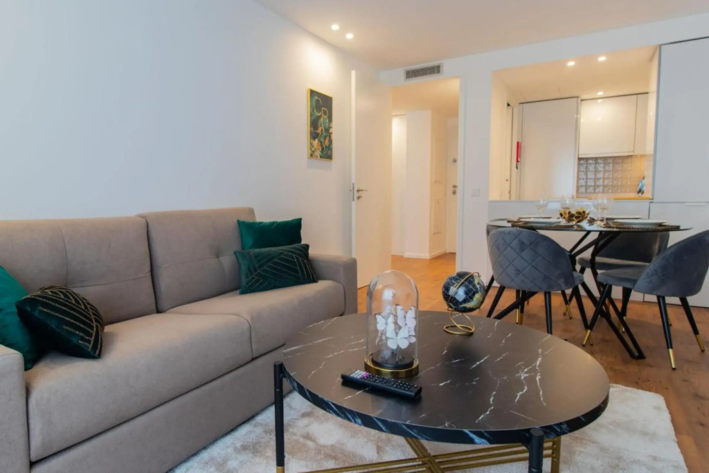 Stunning Apartment w/ Free Parking by LovelyStay
