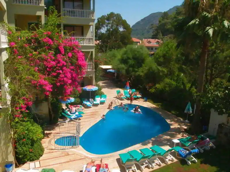 Club Petunya Apartments