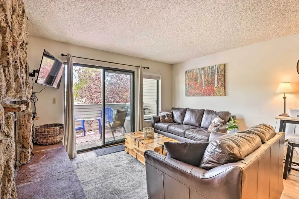 Cozy Mountain Fraser Condo w/ Pool & Hot Tub!