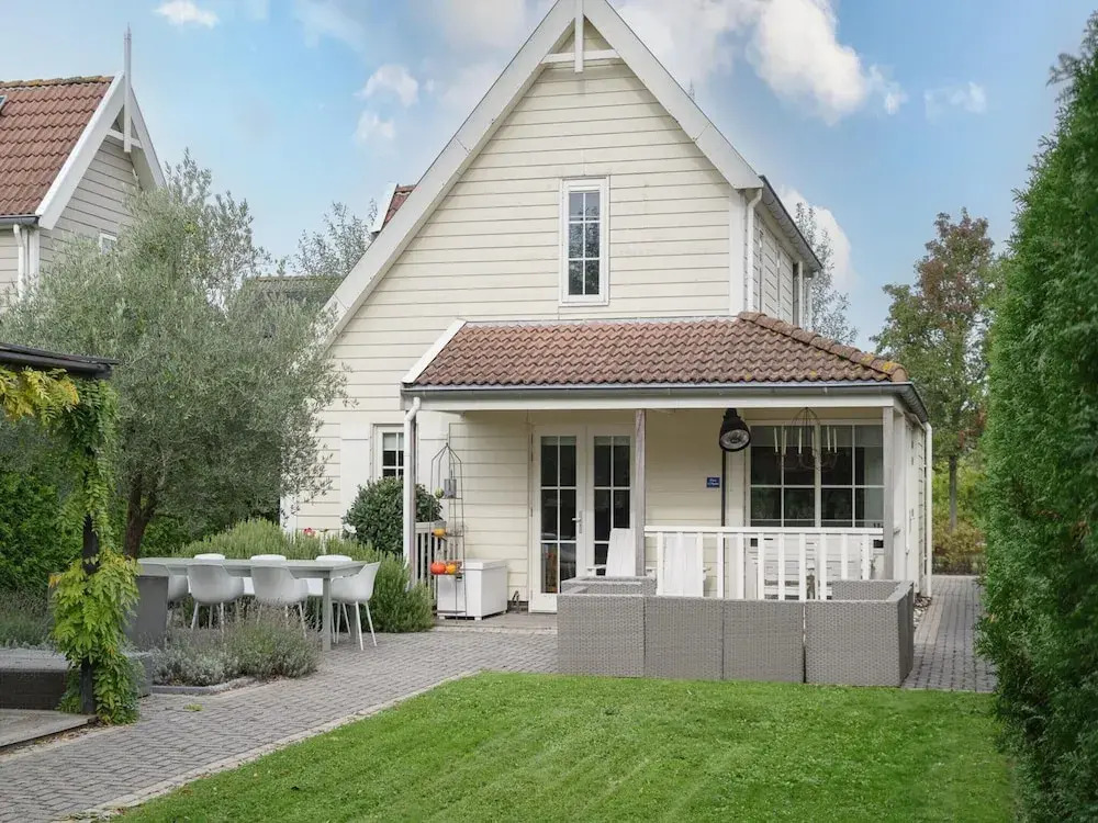 Zeeland Retreat; Sauna and Seaside Charm