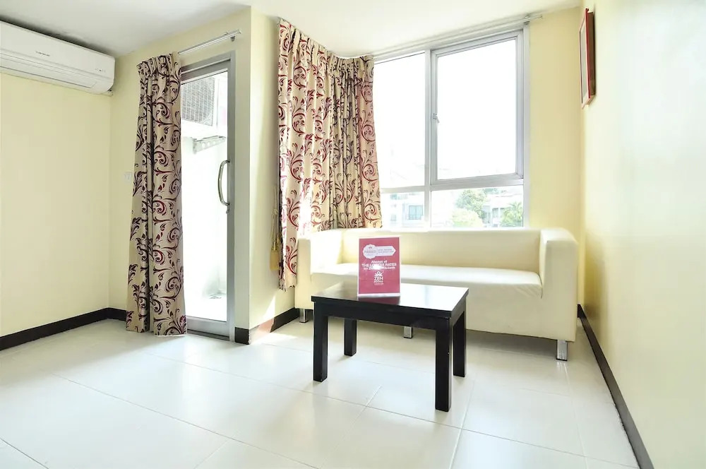 Aryan Suites Hotel