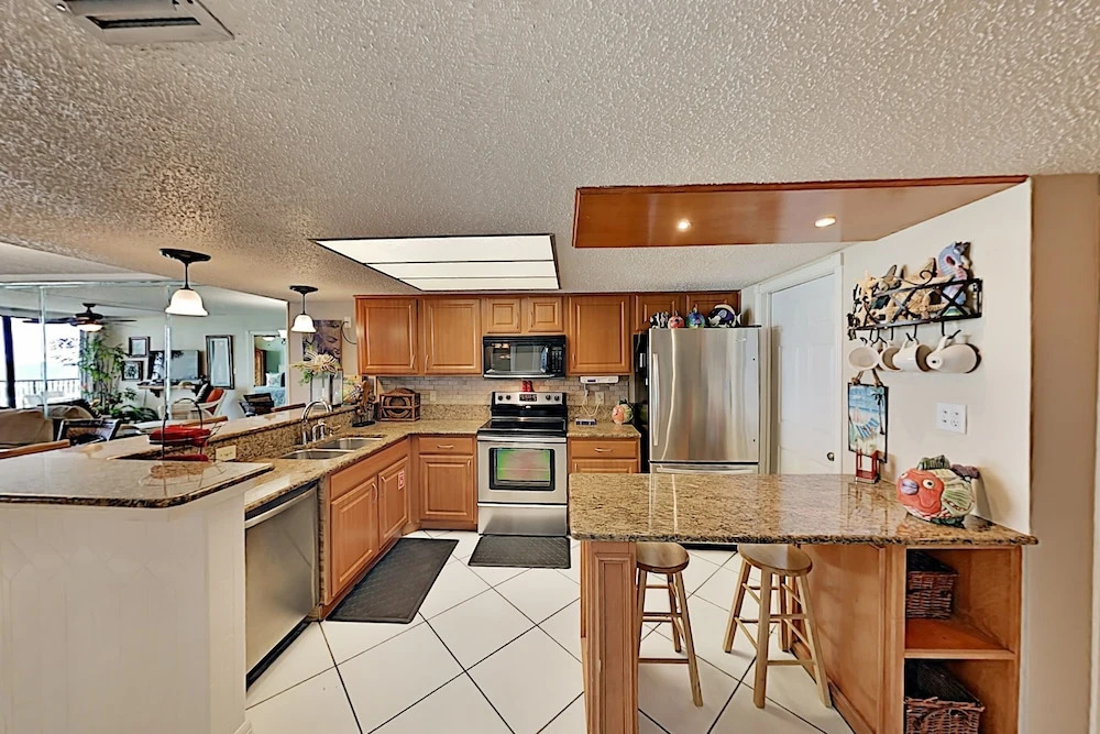 New Listing! Resort W/ Gulf-front Balcony 2 Bedroom Condo