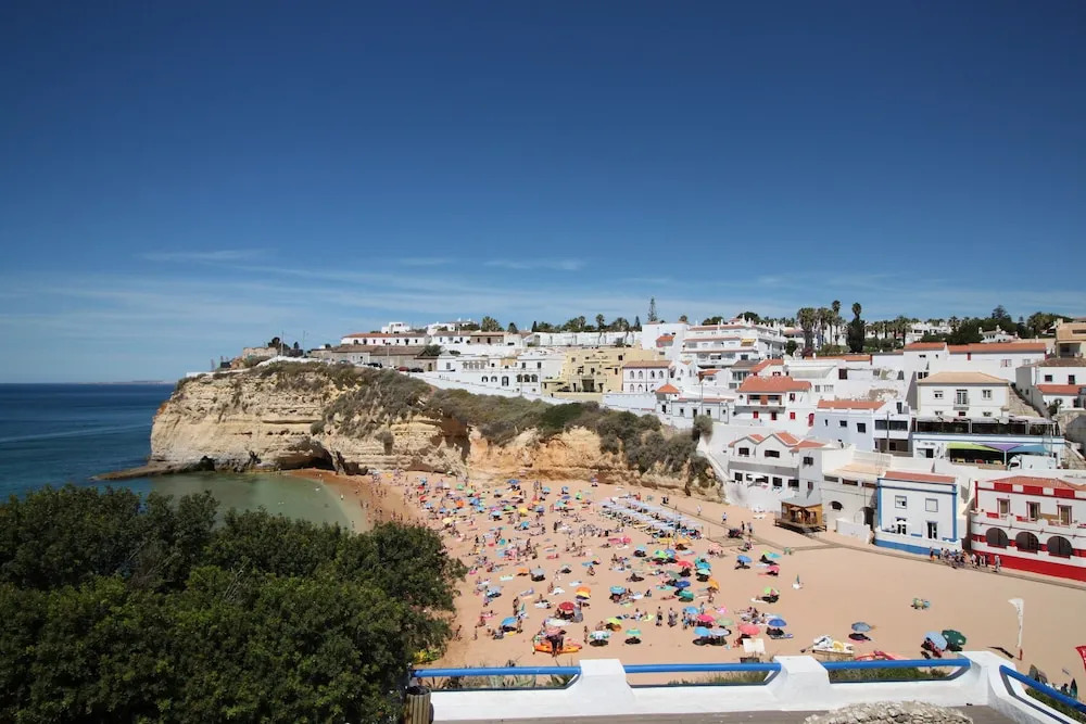 Urban Beach Vivenda Ema